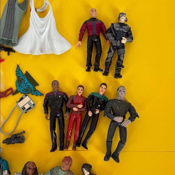 STAR TREK Lot 100+ Action Figures/Accessories Vintage Stands Aliens Q + more!!!! - Picture 5 of 16